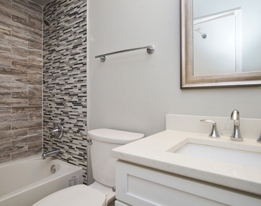 1360 W Byron Avenue - Photo Thumbnail 5