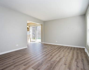 1360 W Byron Avenue - Photo Thumbnail 3