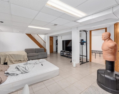 405 Greenfield Avenue - Photo Thumbnail 17