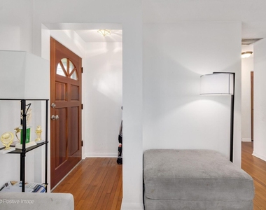 405 Greenfield Avenue - Photo Thumbnail 3