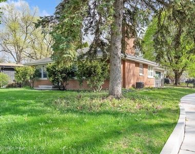 405 Greenfield Avenue - Photo Thumbnail 2