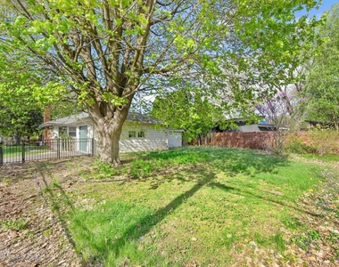 405 Greenfield Avenue - Photo Thumbnail 21