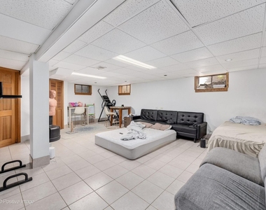 405 Greenfield Avenue - Photo Thumbnail 16