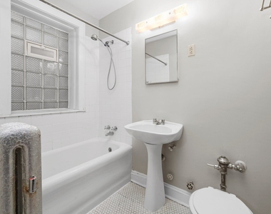 820 Reba Place - Photo Thumbnail 7