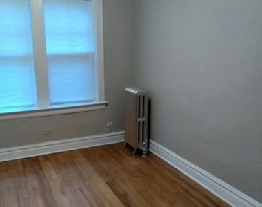820 Reba Place - Photo Thumbnail 10