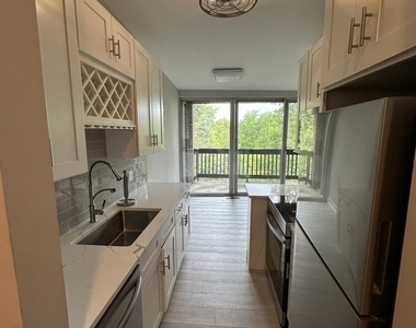 5700 Hillcrest Lane - Photo Thumbnail 4