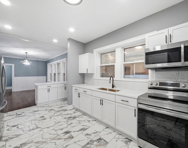 8024 S Vernon Avenue - Photo Thumbnail 6