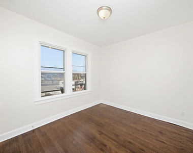 8024 S Vernon Avenue - Photo Thumbnail 12