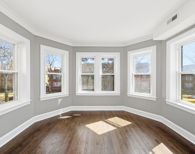 8024 S Vernon Avenue - Photo Thumbnail 3