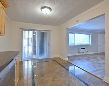 600 S York Street - Photo Thumbnail 11