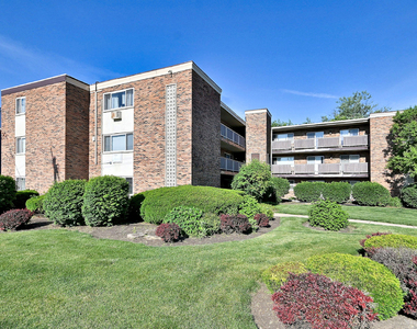 600 S York Street - Photo Thumbnail 1