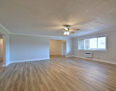 600 S York Street - Photo Thumbnail 3