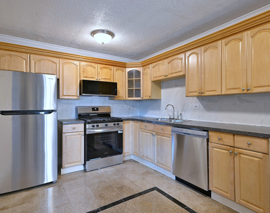 600 S York Street - Photo Thumbnail 7