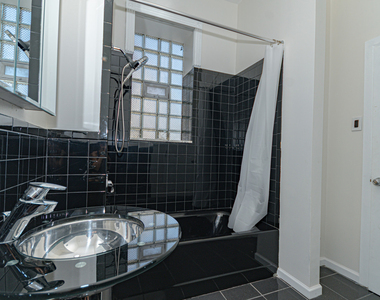 1024 N Western Avenue - Photo Thumbnail 15