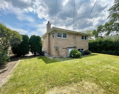 7150 N Crawford Avenue - Photo Thumbnail 23