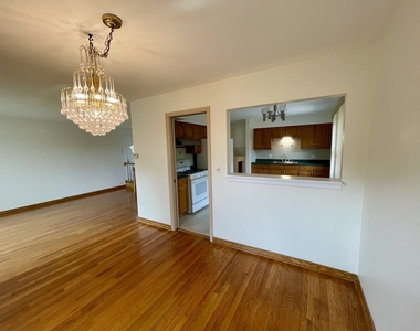 7150 N Crawford Avenue - Photo Thumbnail 7