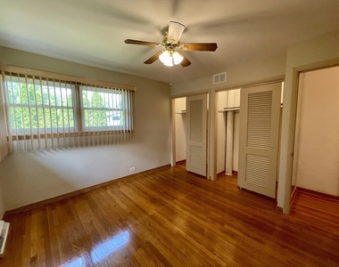 7150 N Crawford Avenue - Photo Thumbnail 12