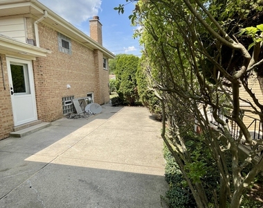 7150 N Crawford Avenue - Photo Thumbnail 21