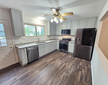 571 White Birch Road - Photo Thumbnail 5