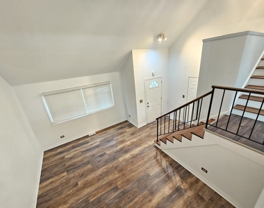 571 White Birch Road - Photo Thumbnail 4