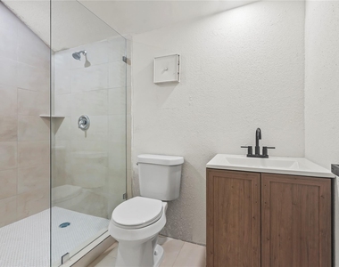 16800 Sugar Pine Drive - Photo Thumbnail 8