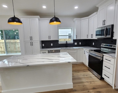 316 S Sandra Street - Photo Thumbnail 2