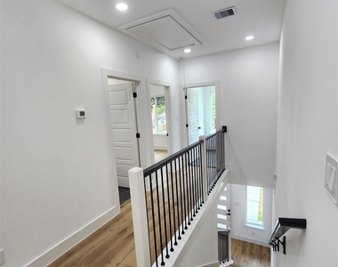 316 S Sandra Street - Photo Thumbnail 9