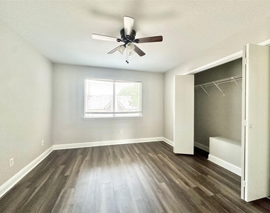 2523 Castle Place - Photo Thumbnail 17
