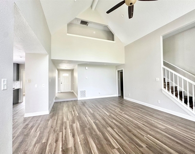 2523 Castle Place - Photo Thumbnail 5