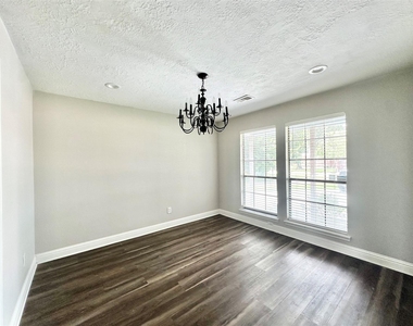 2523 Castle Place - Photo Thumbnail 9