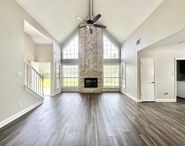 2523 Castle Place - Photo Thumbnail 2