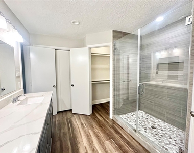 2523 Castle Place - Photo Thumbnail 13