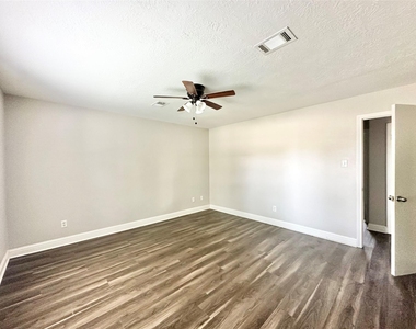2523 Castle Place - Photo Thumbnail 11