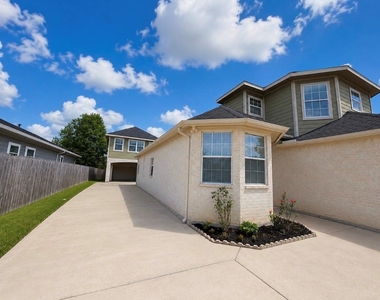8233 Hickok Lane - Photo Thumbnail 2