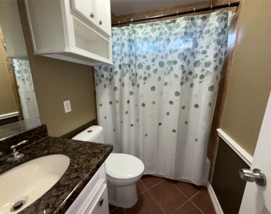 8233 Hickok Lane - Photo Thumbnail 7