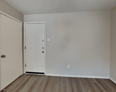 19530 Rocky Bank Drive - Photo Thumbnail 6
