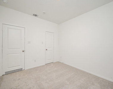 6427 Seafoam Lake Drive - Photo Thumbnail 15