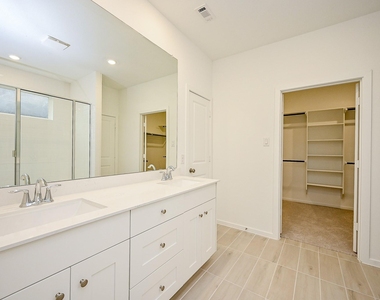 6427 Seafoam Lake Drive - Photo Thumbnail 31