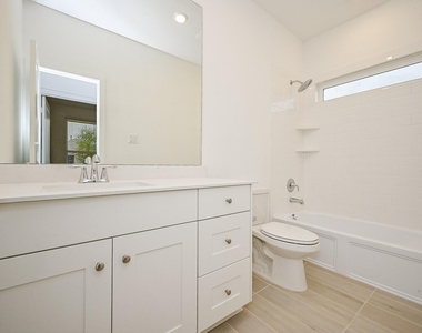 6427 Seafoam Lake Drive - Photo Thumbnail 17