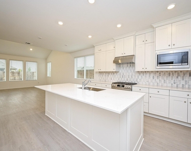 6427 Seafoam Lake Drive - Photo Thumbnail 21