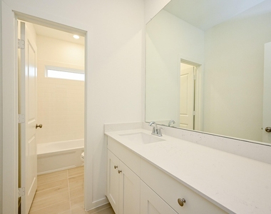 6427 Seafoam Lake Drive - Photo Thumbnail 37