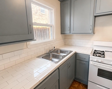 1905 Colquitt Street - Photo Thumbnail 2