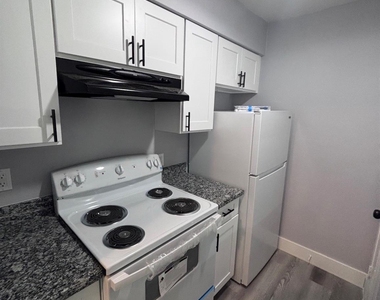 8406 Detroit Street - Photo Thumbnail 8