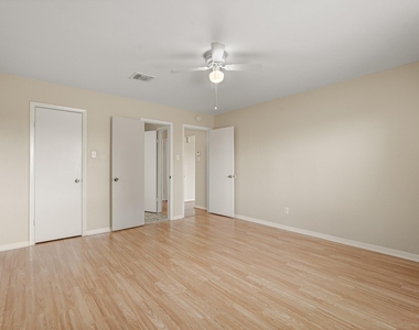 2911 Garden Lane - Photo Thumbnail 13