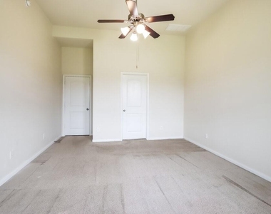 3014 Rose Trace Drive - Photo Thumbnail 7