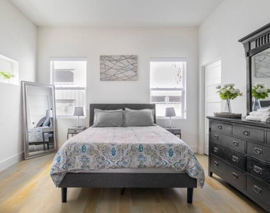 1503 Tuam Street - Photo Thumbnail 3