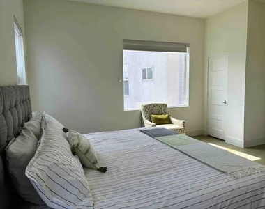 1503 Tuam Street - Photo Thumbnail 6