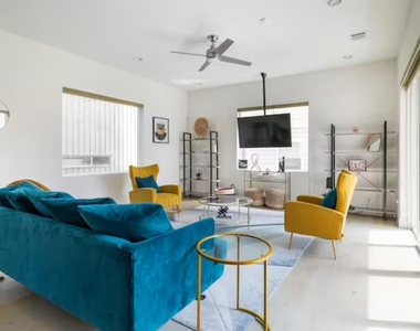 1503 Tuam Street - Photo Thumbnail 1