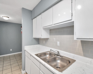 5959 Bonhomme Road - Photo Thumbnail 8
