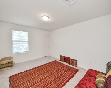 4830 Highland Springs Drive - Photo Thumbnail 36